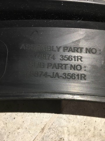 Expansor direito (placa sobreposta) de arco do pára-lama traseiro 788743561R Renault (RVI)
