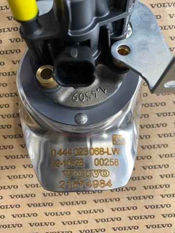 Compre 21574984 Volvo Injetor de injeção AD BLUE