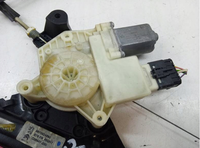 Compre 9675924680 Peugeot/Citroen Mecanismo de acionamento de vidro da porta dianteira direita