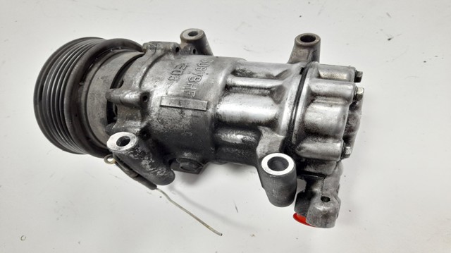 Compressor de aparelho de ar condicionado 8200315744 Nissan/Infiniti