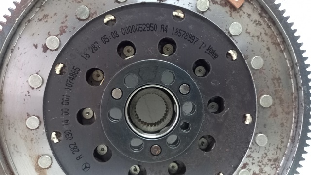 A2820301400 Mercedes Volante de motor
