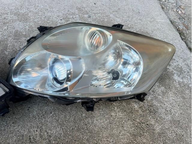Luz esquerda 8115002460 Toyota