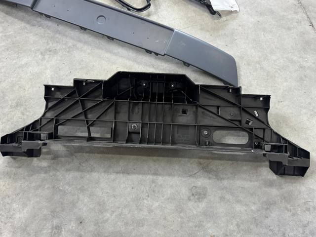 Suporte superior do radiador (painel de montagem de fixação das luzes) Peugeot/Citroen 9830512680