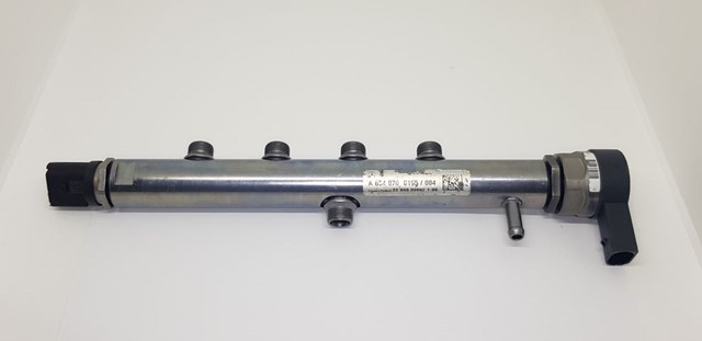 A6540700195 Mercedes Distribuidor de combustível (rampa)