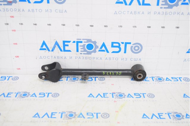 Compre KB7W28500 Mazda Braço oscilante transversal direito de suspensão traseira