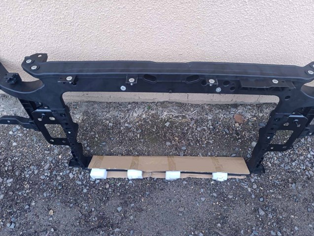 Suporte do radiador montado (painel de montagem de fixação das luzes) FPS FP3268200