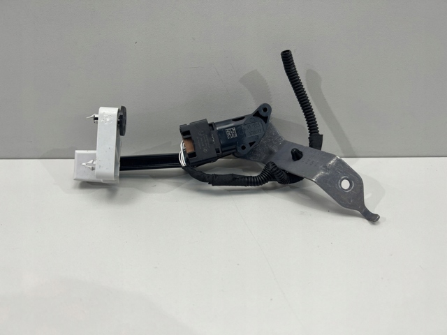 Sensor dianteiro do nível de posição de carroçaria 6895466 BMW