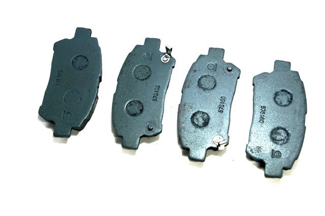 Sapatas do freio dianteiras de disco 1064002557 Geely