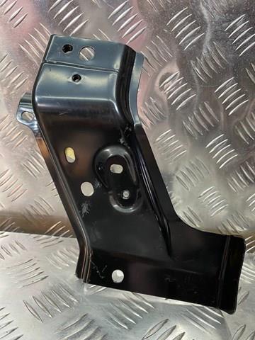 Consola do radiador esquerdo Nissan/Infiniti 625214CB0A