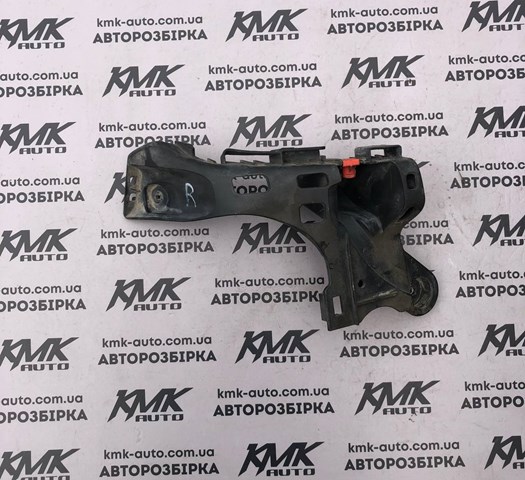 Consola direita do pára-choque traseiro 13143107 General Motors
