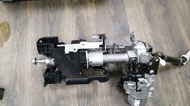 Coluna da direção JJ501001782 Mazda