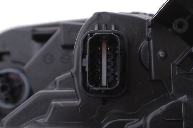 Luz esquerda Renault (RVI) 260600331R preço, a partir de 89,39 USD