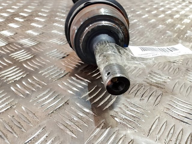 Semieixo (acionador) dianteiro direito 9824359680 Peugeot/Citroen