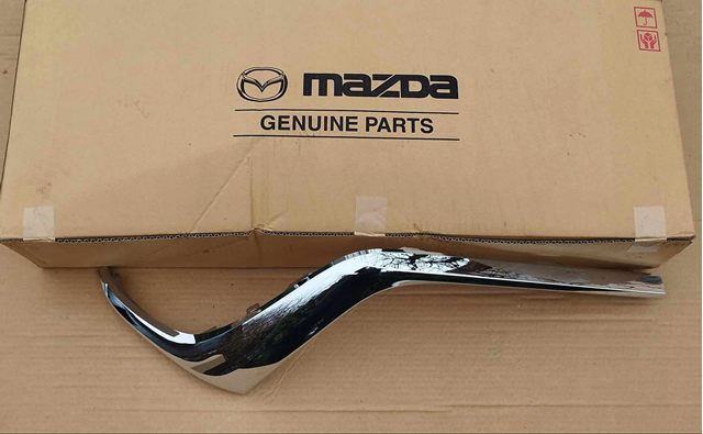 Compre KAAA507K0A Mazda Moldura de grelha do radiador esquerdo