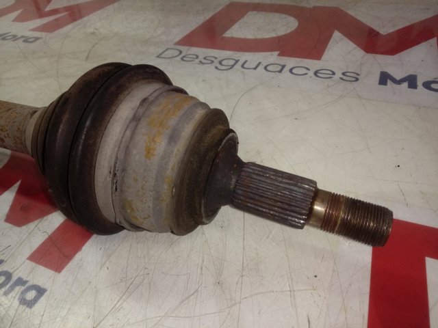 Semieixo (acionador) dianteiro direito 9677916180 Peugeot/Citroen