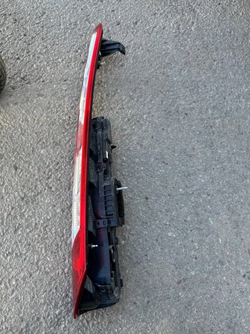 Lanterna traseira direita BK2113404AJ Ford