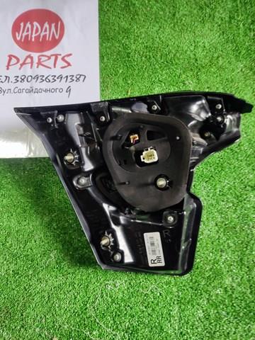 Lanterna traseira direita interna 81580F4021 Toyota