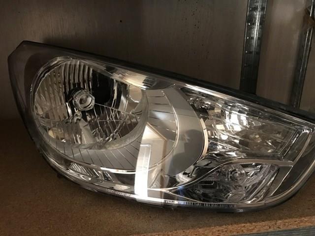 Luz direita Hyundai/Kia 921022S020 preço, a partir de 308,66 USD