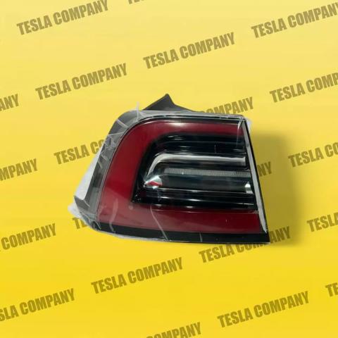 Lanterna traseira esquerda externa 150208600D Tesla