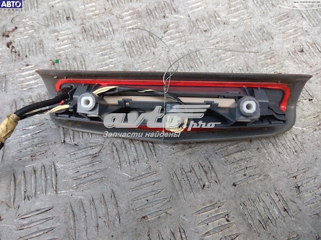 Sinal de parada traseiro adicional 316627975 Opel