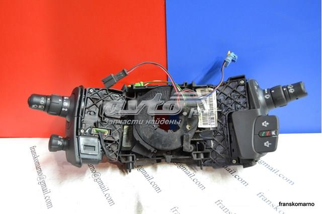 Compre 8200127728 Renault (RVI) Comutador direito instalado na coluna da direção