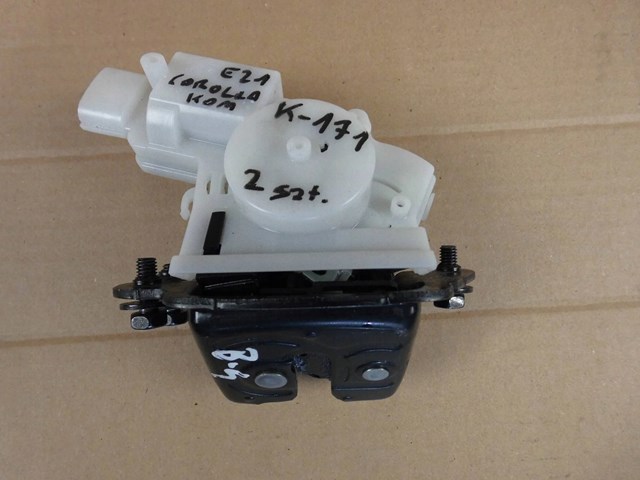  Fecho de tampa de porta-malas (de 3ª/5ª porta traseira) Toyota Corolla carrinha (E21) (2019 - 2026) 