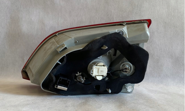 Lanterna traseira esquerda interna 9678098080 Peugeot/Citroen