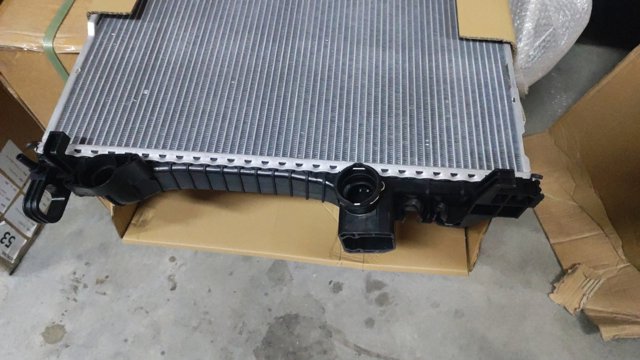 Radiador de esfriamento de motor 550308 NRF