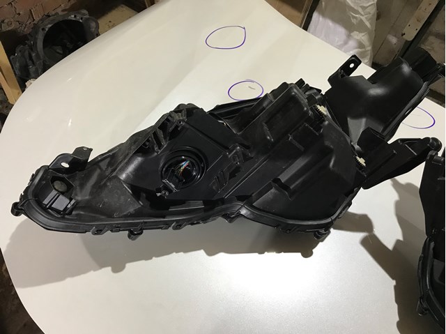Luz esquerda 8118533D72 Toyota