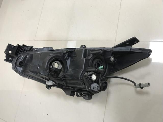 BHR151030 Mazda Luz direita