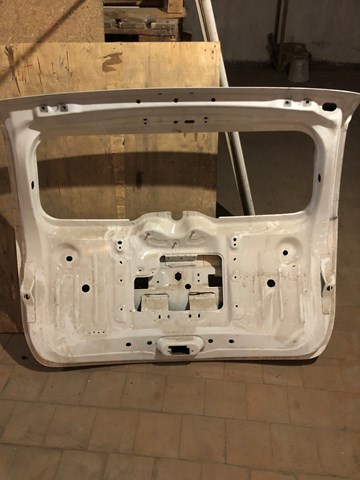 Porta traseira (3ª/5ª porta-malas (tampa de alcapão) Renault LOGAN preço, a partir de 617,04 USD