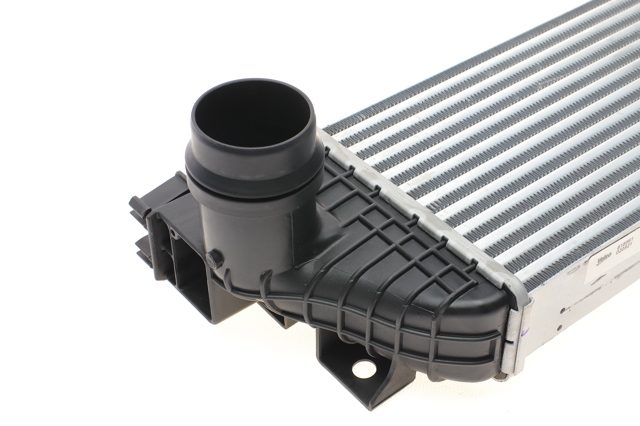 Compre 818561 VALEO Radiador de intercooler