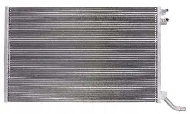 Radiador de esfriamento de motor adicional T2H2530 Jaguar