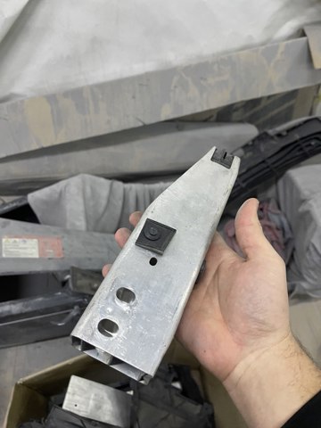51118071605 BMW Consola externa esquerda do pára-choque dianteiro