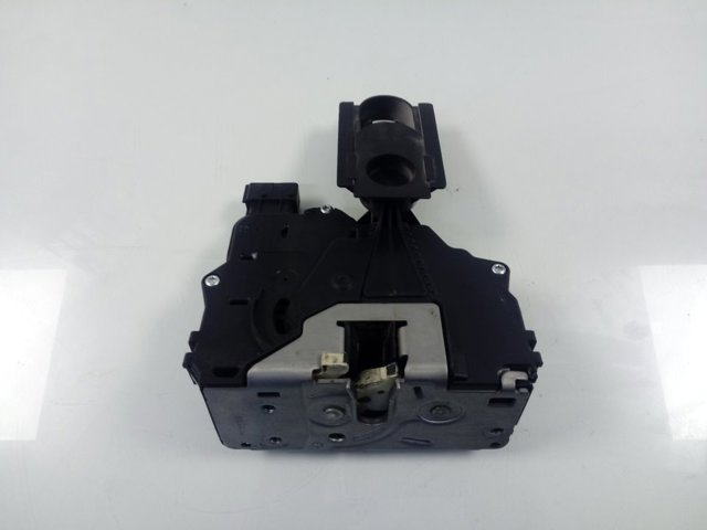 Fecho da porta traseira esquerda batente 1356367080 Fiat/Alfa/Lancia