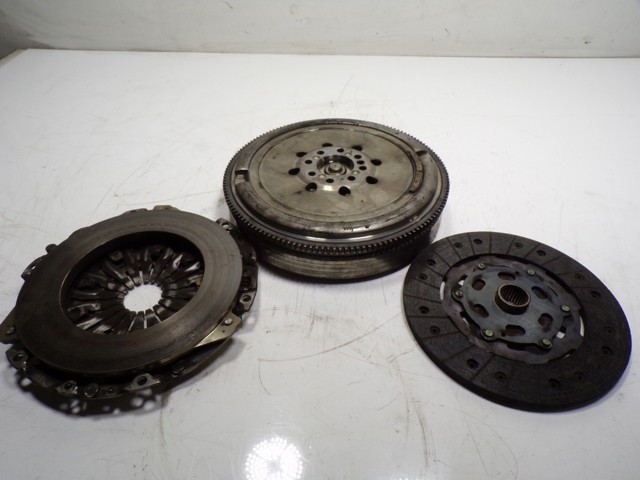 A0252509301 Mercedes Kit de embraiagem (3 peças)
