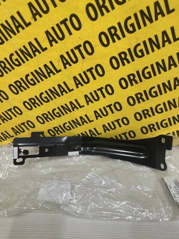KB7W52B22A Mazda Consola direita do pára-choque traseiro