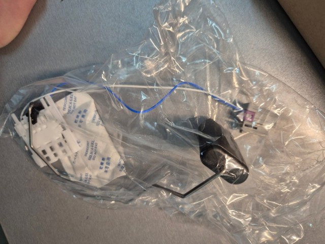 Sensor do nível de combustível no tanque General Motors 13588838 preço, a partir de 16,12 USD