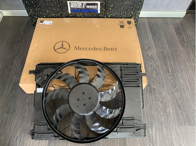 Compre A2479069906 Mercedes Difusor do radiador de esfriamento, montado com motor e roda de aletas
