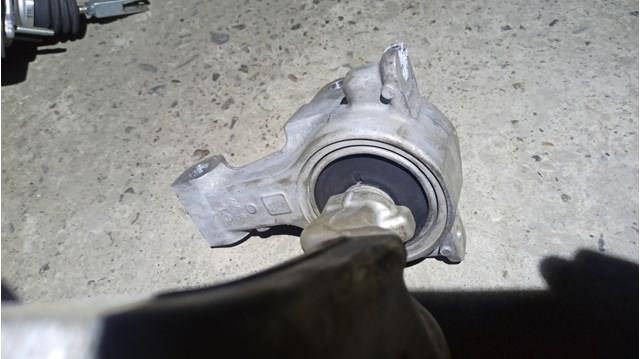 545011DR0A Nissan/Infiniti Braço oscilante inferior esquerdo de suspensão dianteira
