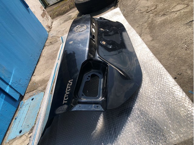Compre 6440102A31 Toyota Tampa de porta-malas
