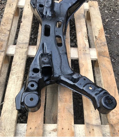 Compre 24428425 General Motors Viga de suspensão traseira (plataforma veicular)