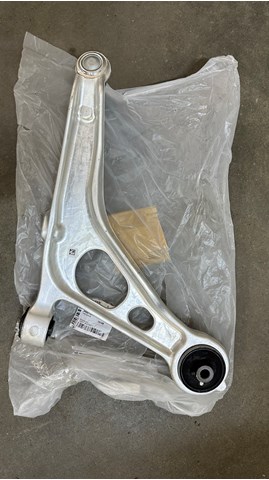 Braço oscilante inferior esquerdo de suspensão dianteira 545016RR0B Nissan/Infiniti