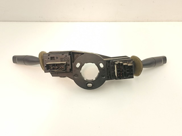 Comutador direito instalado na coluna da direção Peugeot/Citroen 96049595ZL