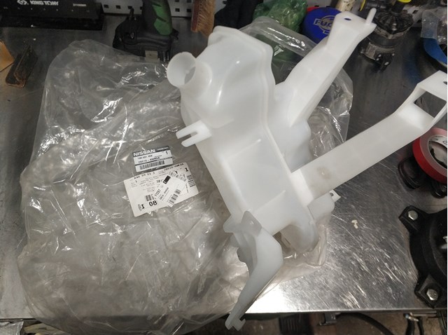 Compre 289106WK0A Nissan/Infiniti Tanque de fluido para lavador de vidro