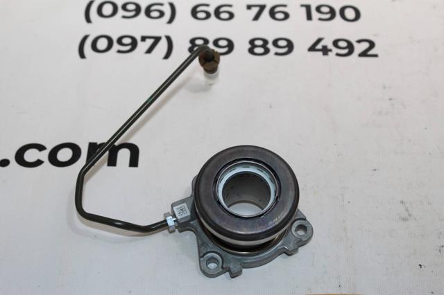 Cilindro de trabalho de embraiagem montado com rolamento de desengate General Motors 55563511