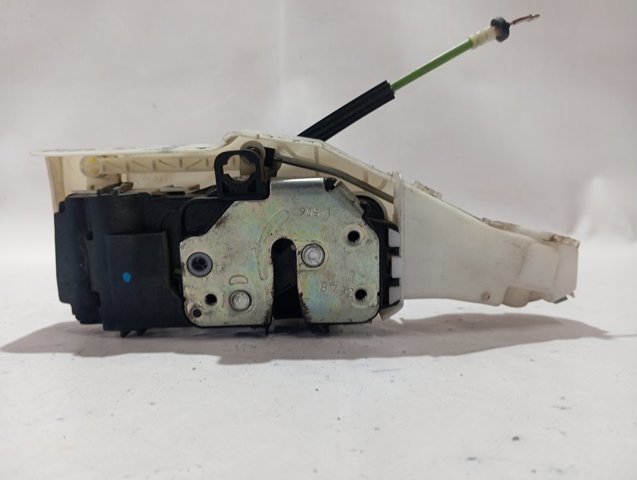 51826303 Fiat/Alfa/Lancia Fecho da porta dianteira direita