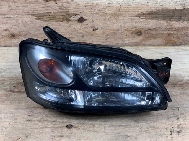 Luz direita Subaru 84001AE400