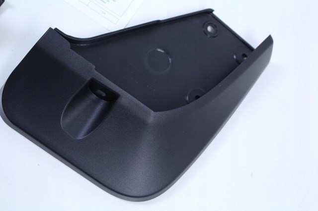 Protetores de lama dianteiros, kit 8201665625 Renault (RVI)