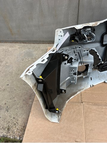 Pára-choque dianteiro 8W0807065BEGRU VAG